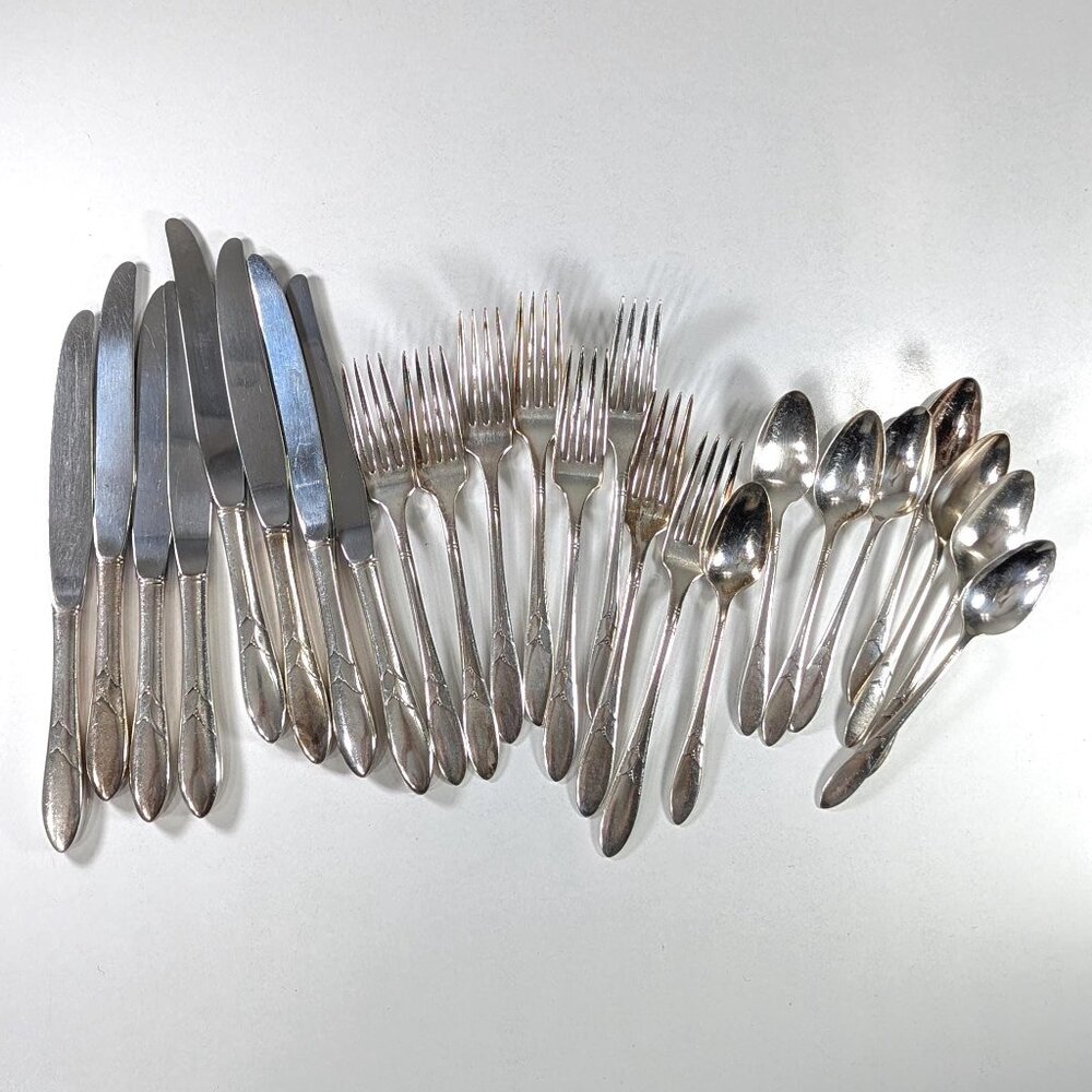 Oneida Lady Hamilton 24 piece Art Deco Silver Plated Flatware Set